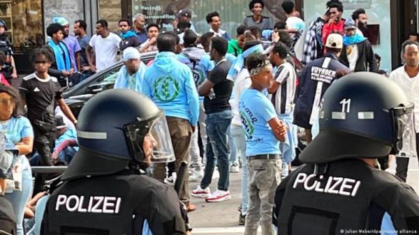 Saturday's protests were the latest in a string of unrest surrounding Eritrean cultural events in Germany | Photo:
Julian Weber/dpa/picture alliance
